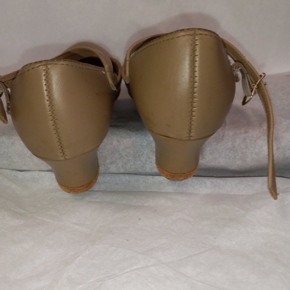 Designs for Dance Shoes Beige Tap Dancing Mary Jane Heels Size 3.5M - Picture 3 of 8
